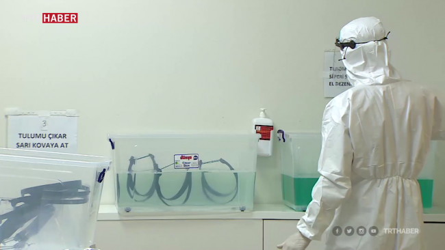 Salgının sessiz kahramanları: Temizlik personelleri